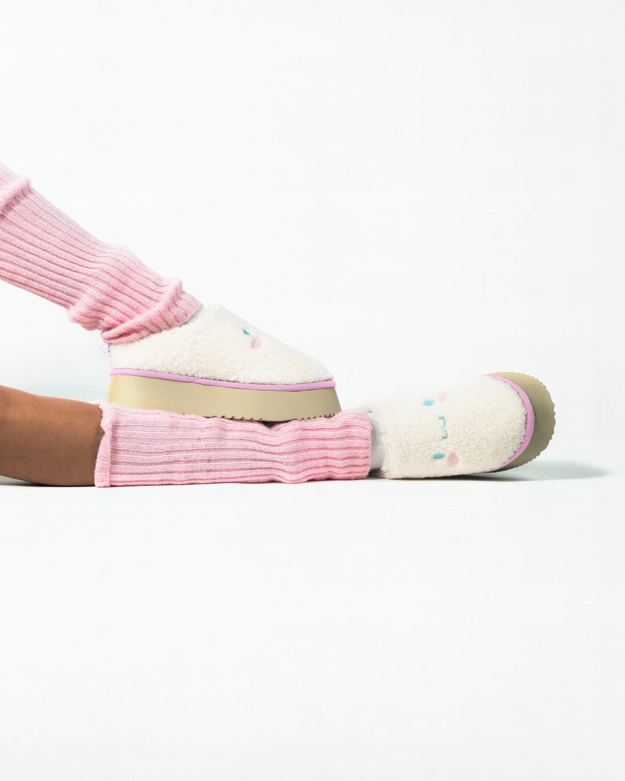 WOMEN'S KIRA SLIPPERS "CINNA"